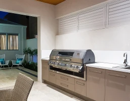 copy-of-xoutdoor-aluminium-shutters-09.jpg.pagespeed.ic.ejlbfvh4vt.jpeg