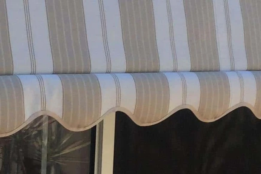 Automatic-Lock-Arm-Awnings-1.jpg