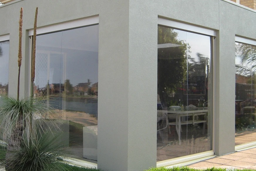 outdoor-cafe-clear-05.jpg