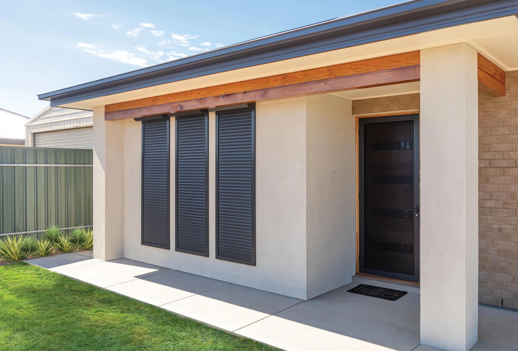 3-(split)-cw-products-42mm-double-line-roller-shutter.jpg